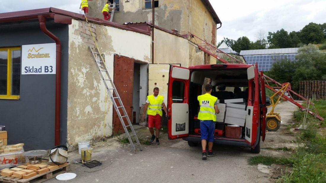 Servisné a udržiavacie práce